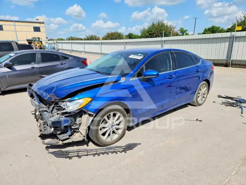 2017 Ford FUSION фото