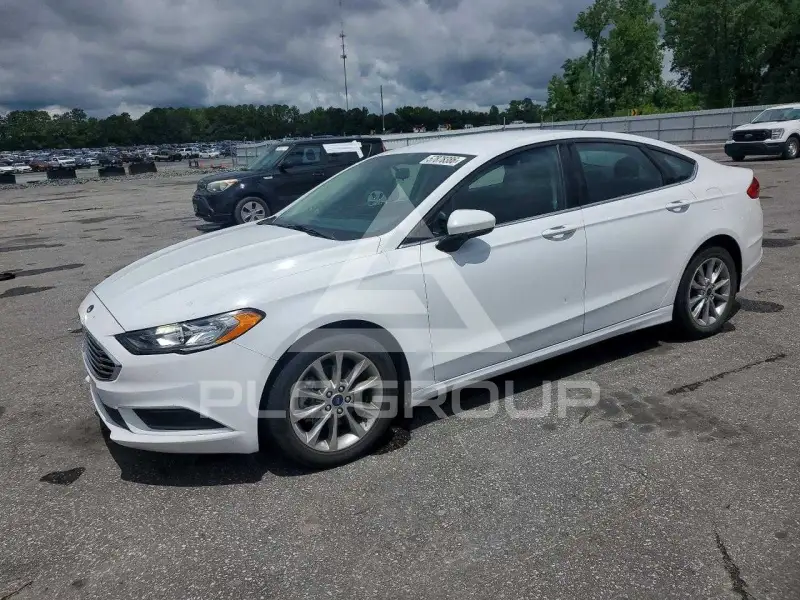 2017 Ford FUSION фото