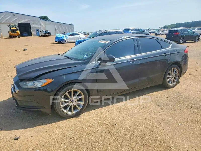 2017 Ford FUSION фото