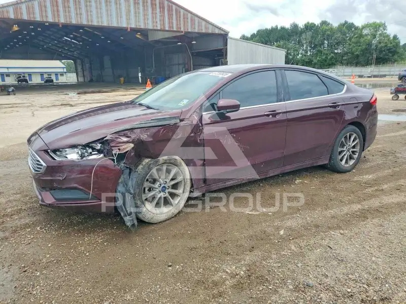 2017 Ford FUSION фото
