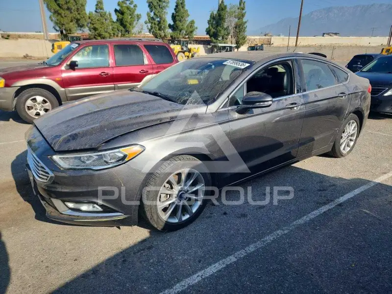 2017 Ford FUSION фото