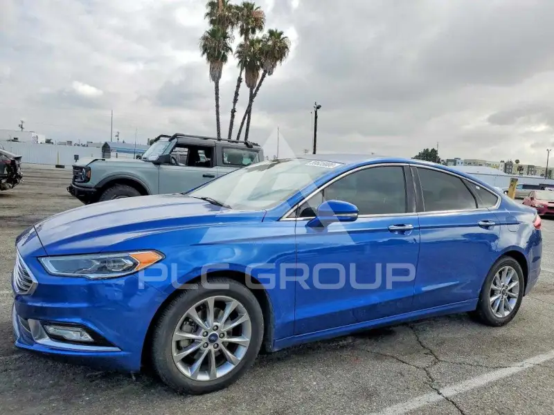 2017 Ford FUSION фото