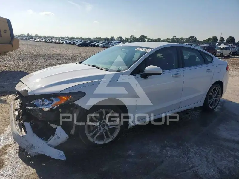 2017 Ford FUSION фото