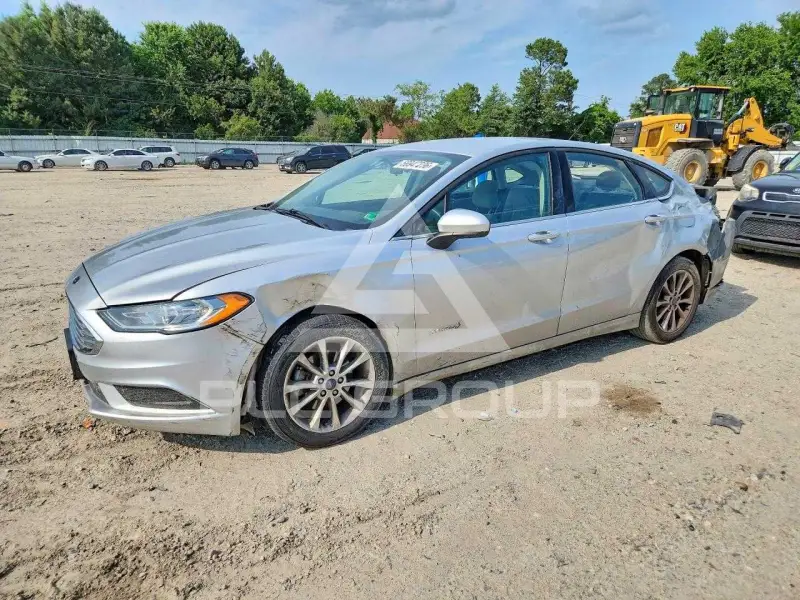 2017 Ford FUSION фото