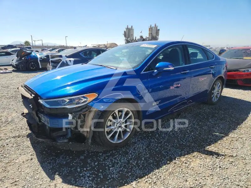 2017 Ford FUSION фото