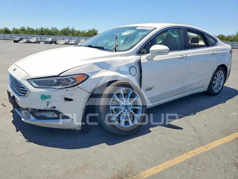 2017 Ford FUSION фото