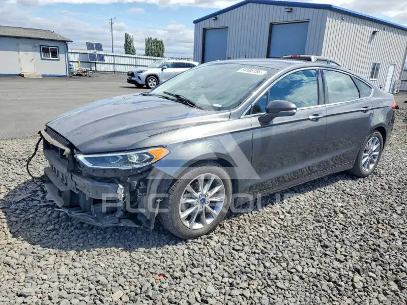 2017 Ford FUSION photo