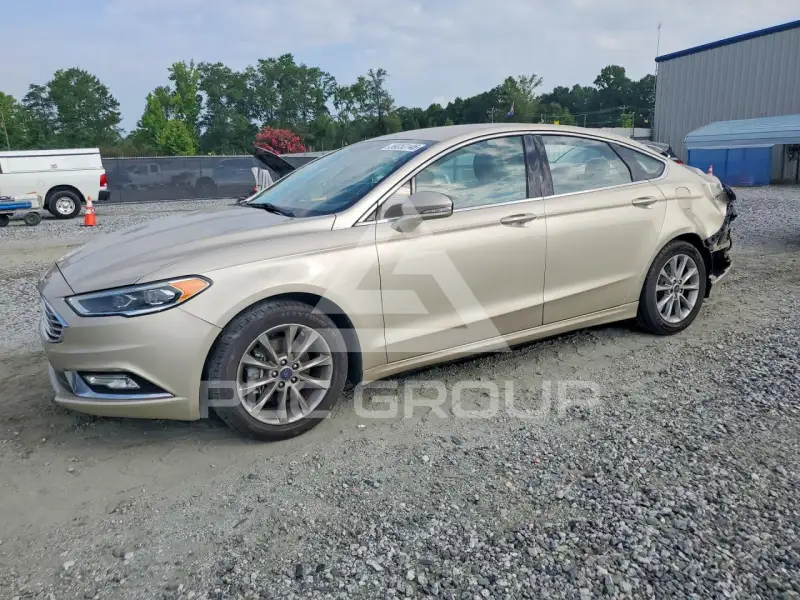 2017 Ford FUSION фото