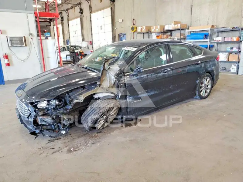 2017 Ford FUSION фото