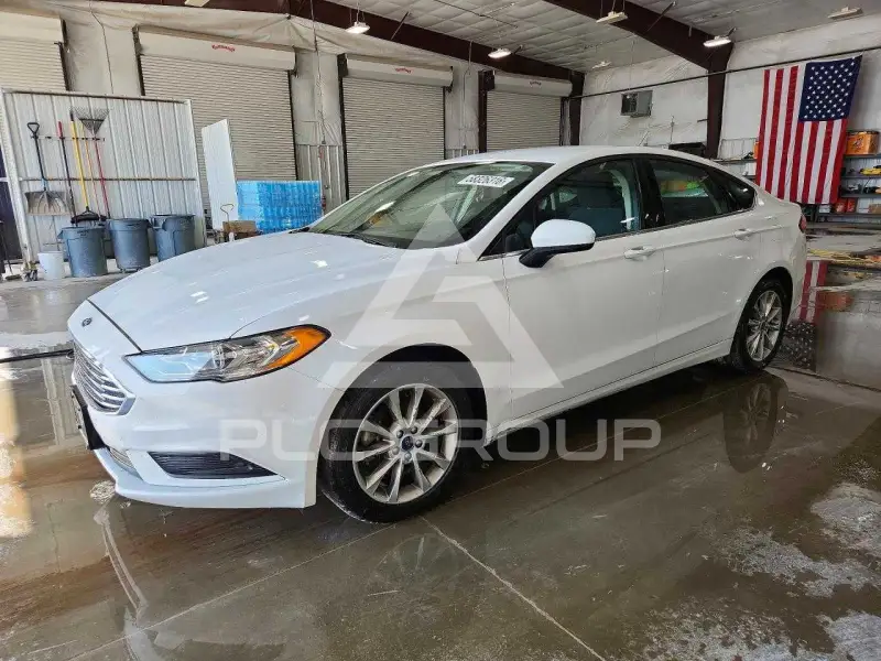 2017 Ford FUSION фото