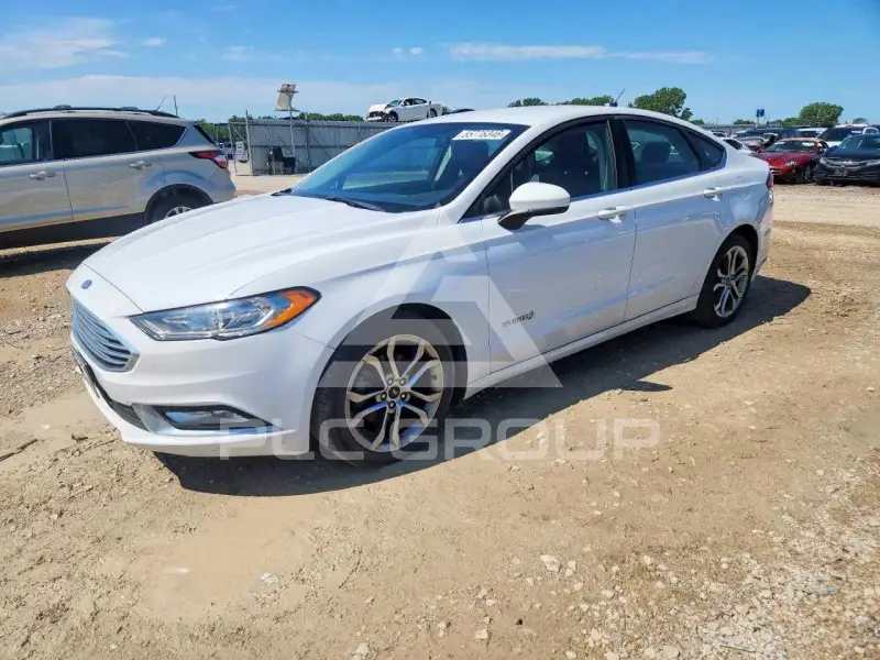 2017 Ford FUSION фото
