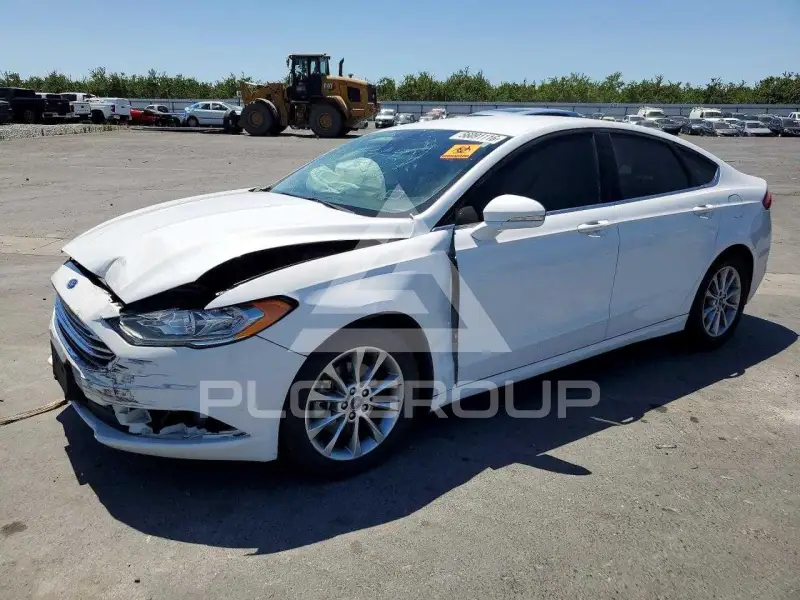 2017 Ford FUSION фото