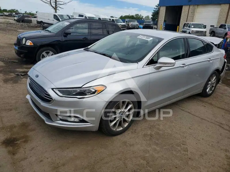 2017 Ford FUSION фото