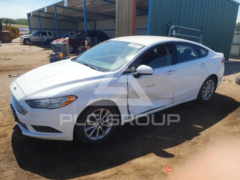 2017 Ford FUSION фото