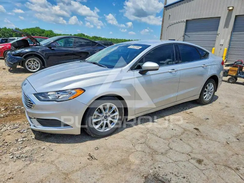 2017 Ford FUSION photo