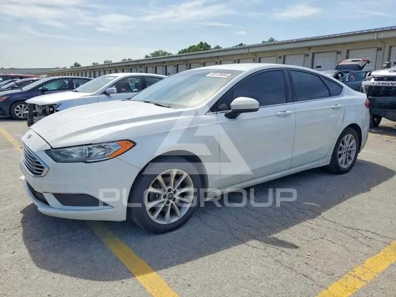 2017 Ford FUSION фото