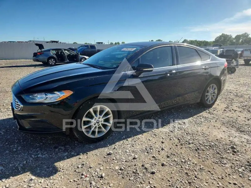 2017 Ford FUSION фото