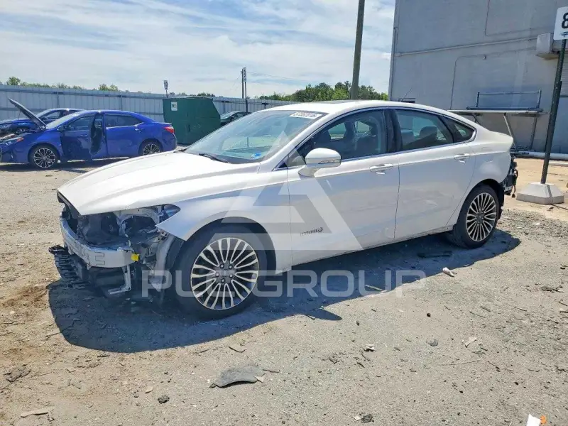 2017 Ford FUSION photo