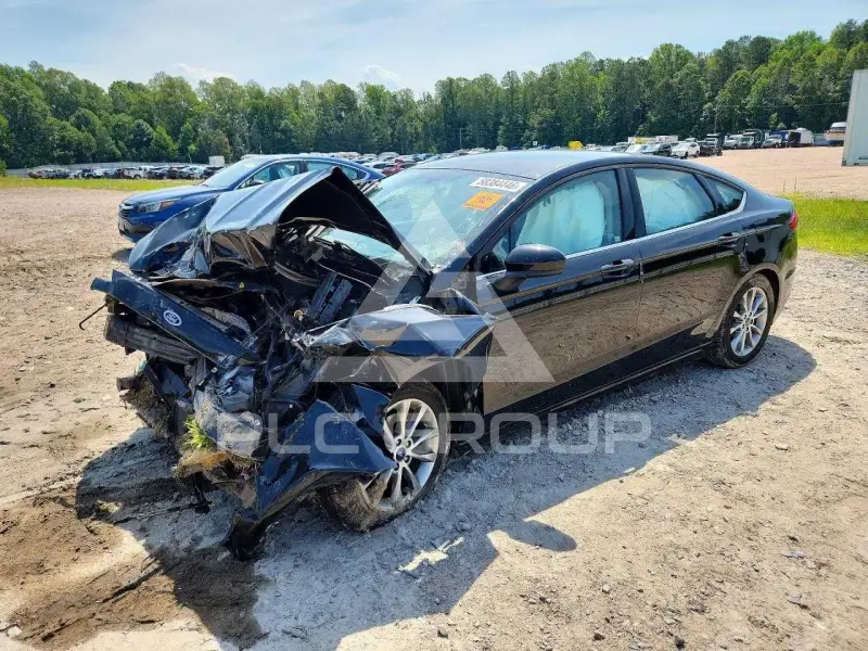 2017 Ford FUSION фото