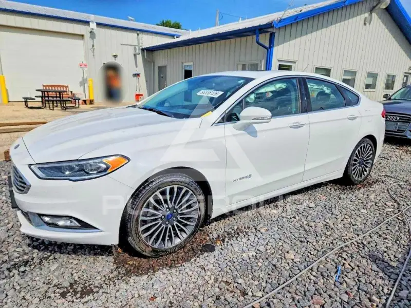 2017 Ford FUSION фото