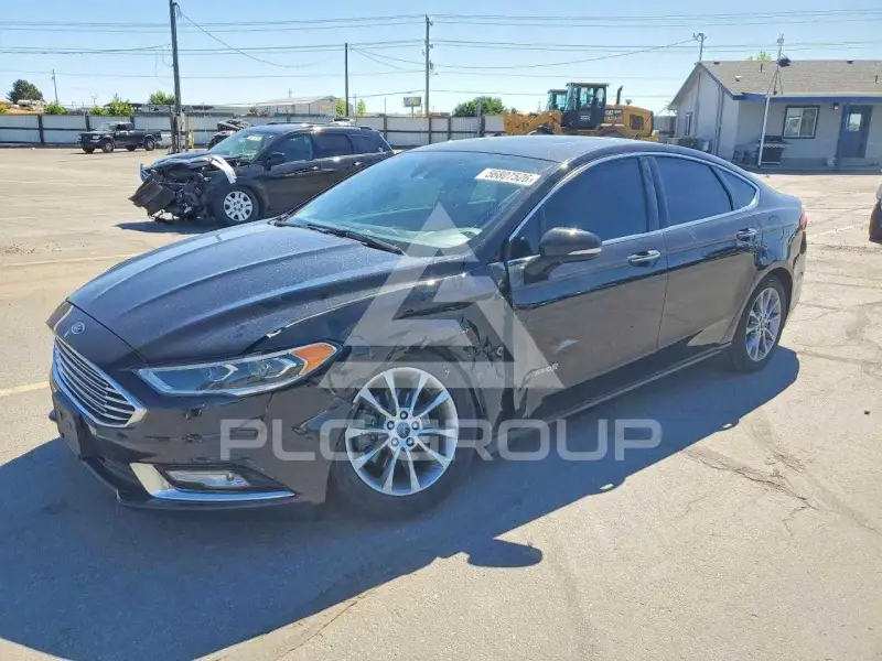 2017 Ford FUSION фото
