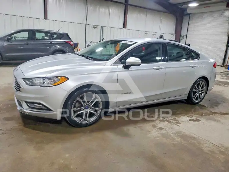 2017 Ford FUSION фото