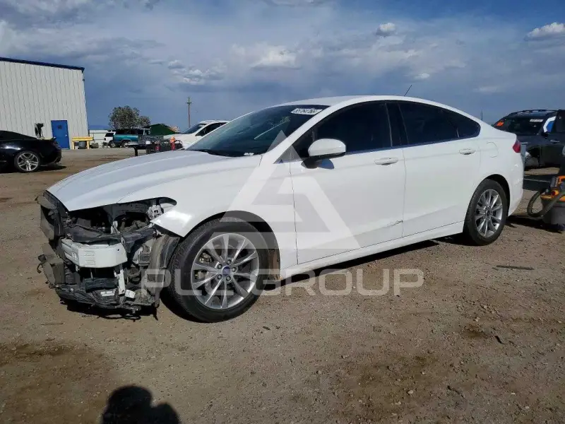 2017 Ford FUSION photo