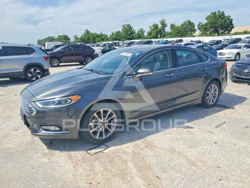 2017 Ford FUSION photo