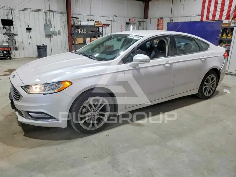 2017 Ford FUSION фото
