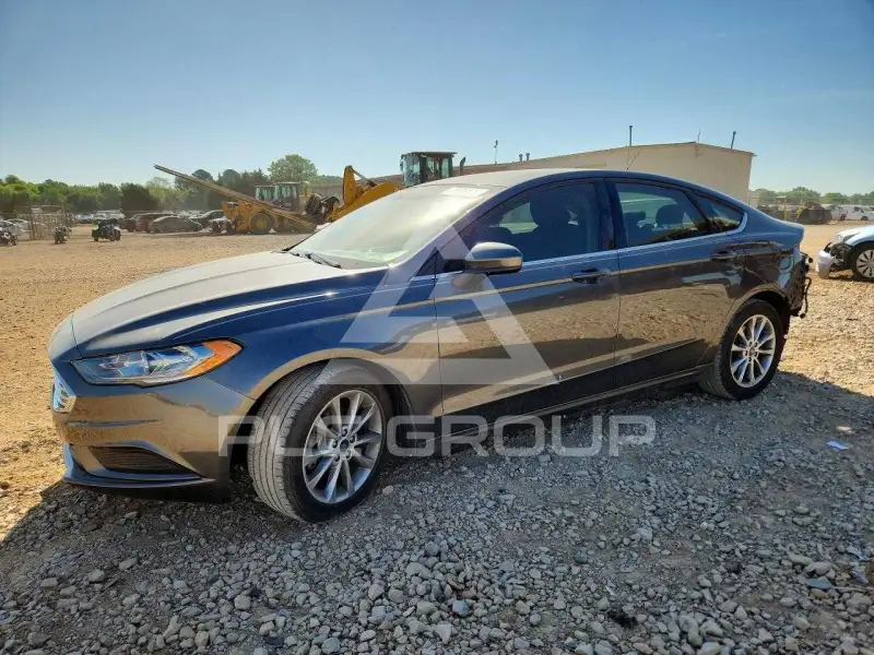 2017 Ford FUSION фото