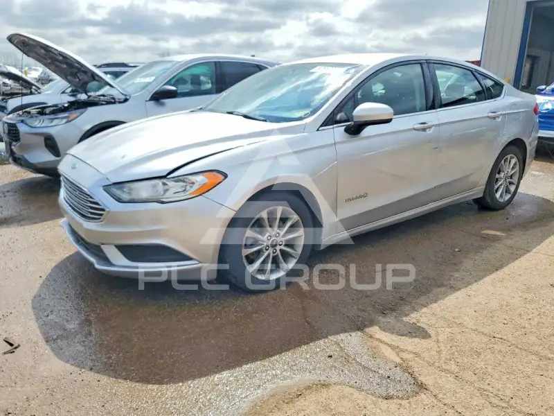 2017 Ford FUSION фото