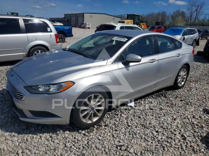 2017 Ford FUSION фото