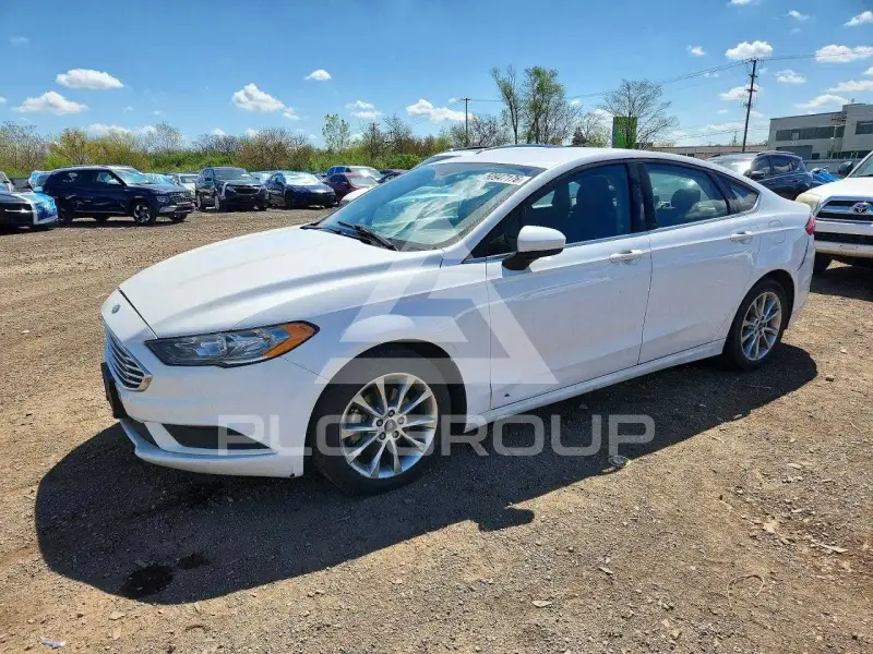 2017 Ford FUSION фото