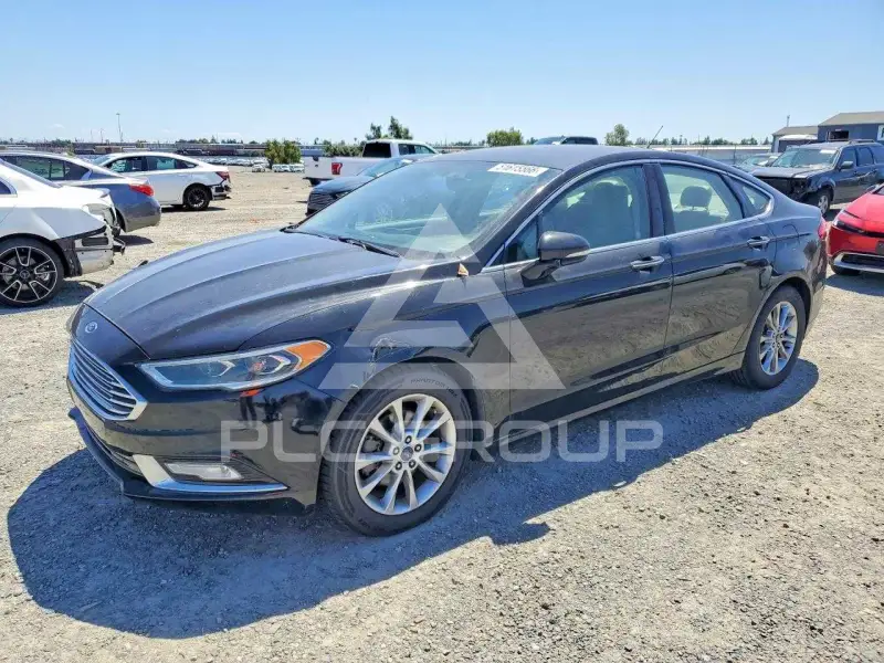 2017 Ford FUSION фото