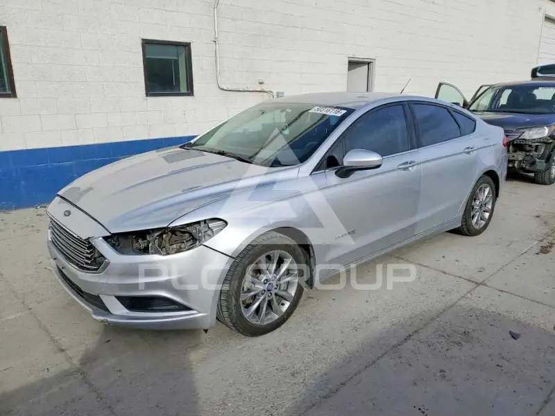2017 Ford FUSION фото