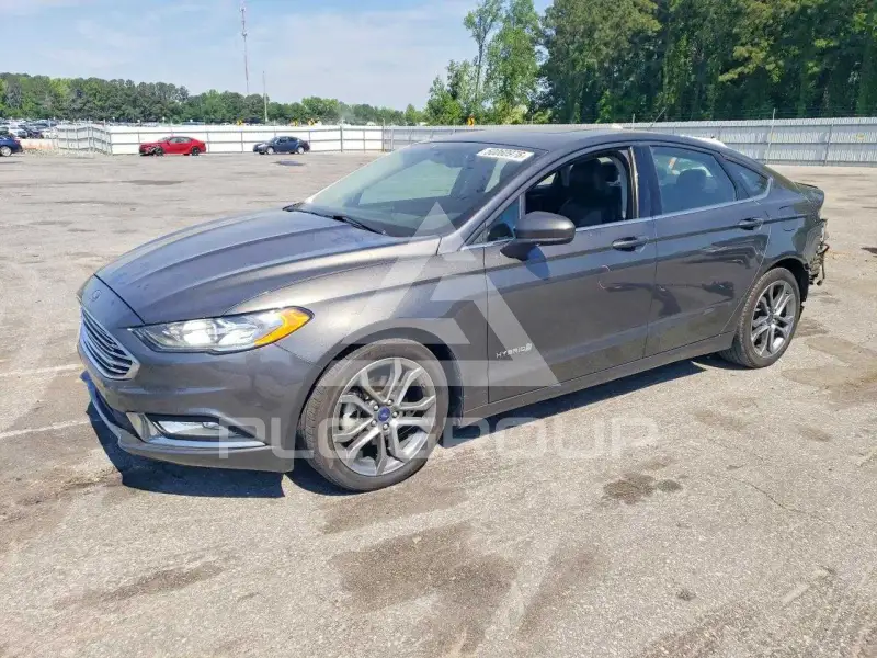 2017 Ford FUSION фото