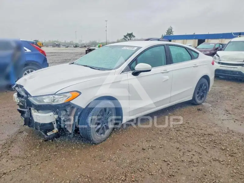2017 Ford FUSION фото