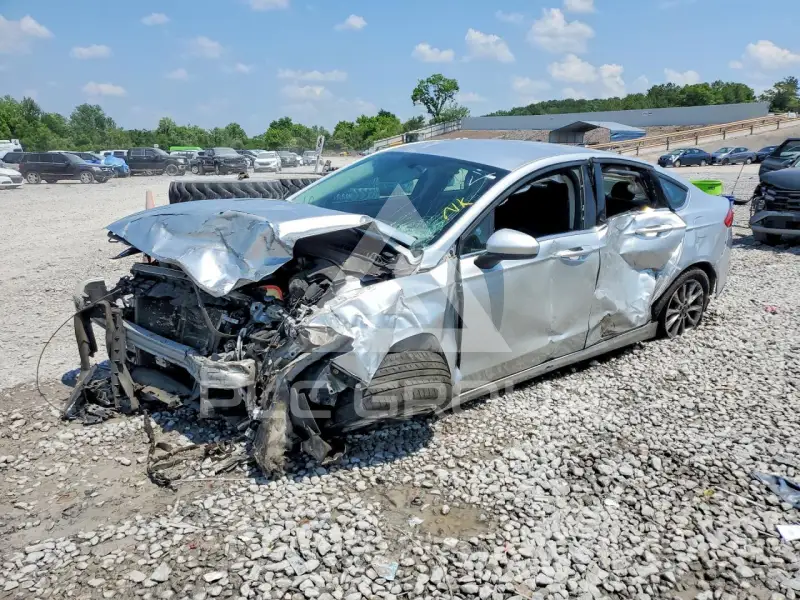 2017 Ford FUSION фото