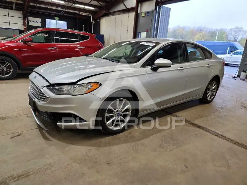 2017 Ford FUSION фото