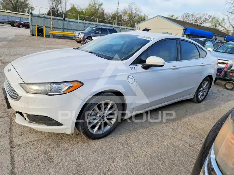 2017 Ford FUSION photo