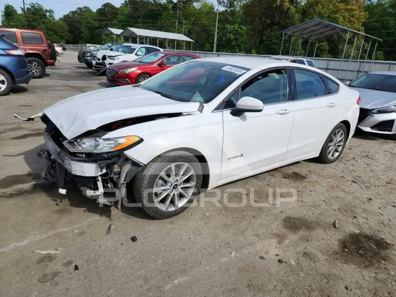 2017 Ford FUSION фото