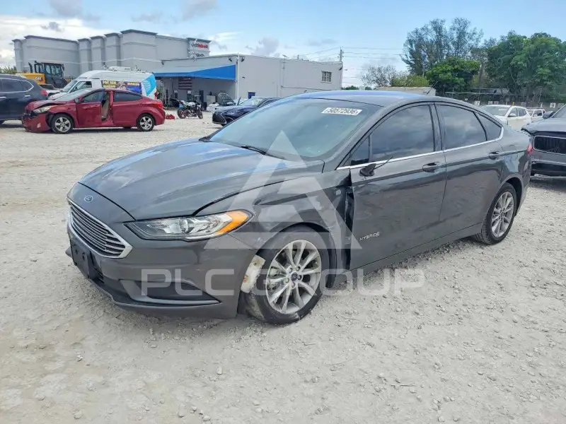 2017 Ford FUSION фото