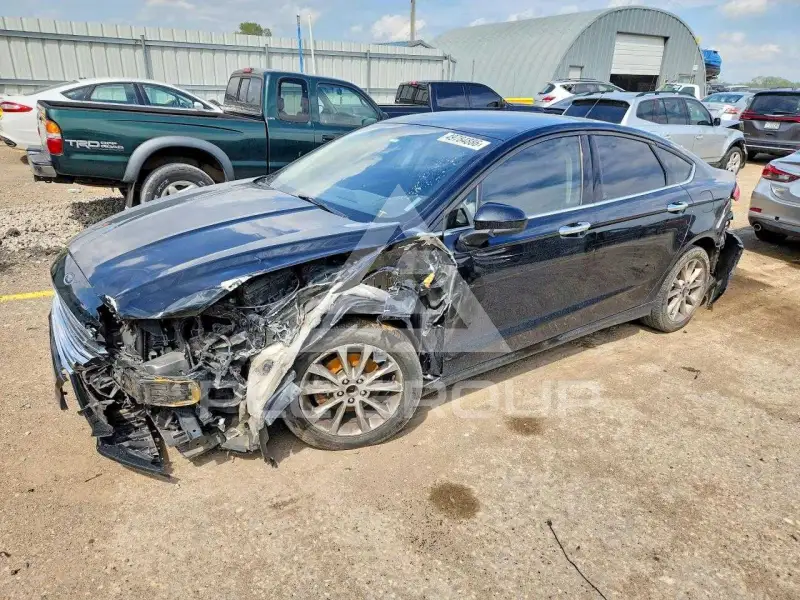 2017 Ford FUSION фото