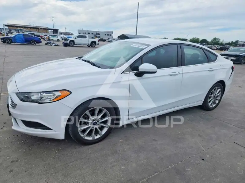 2017 Ford FUSION фото