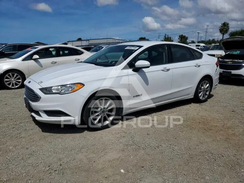 2017 Ford FUSION фото