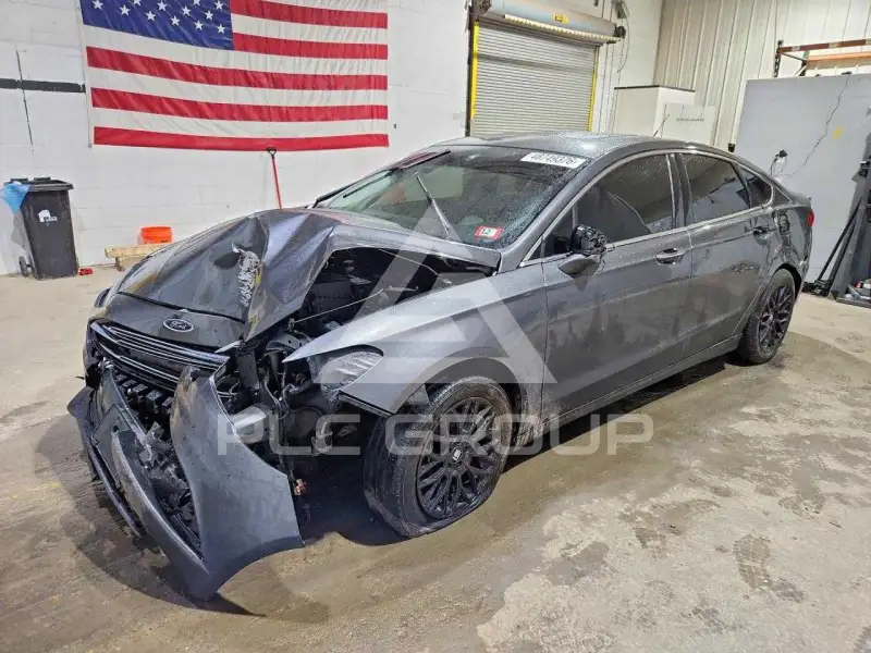 2017 Ford FUSION фото