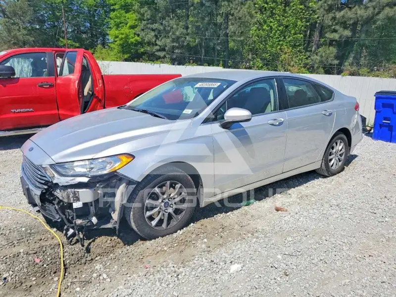 2017 Ford FUSION фото