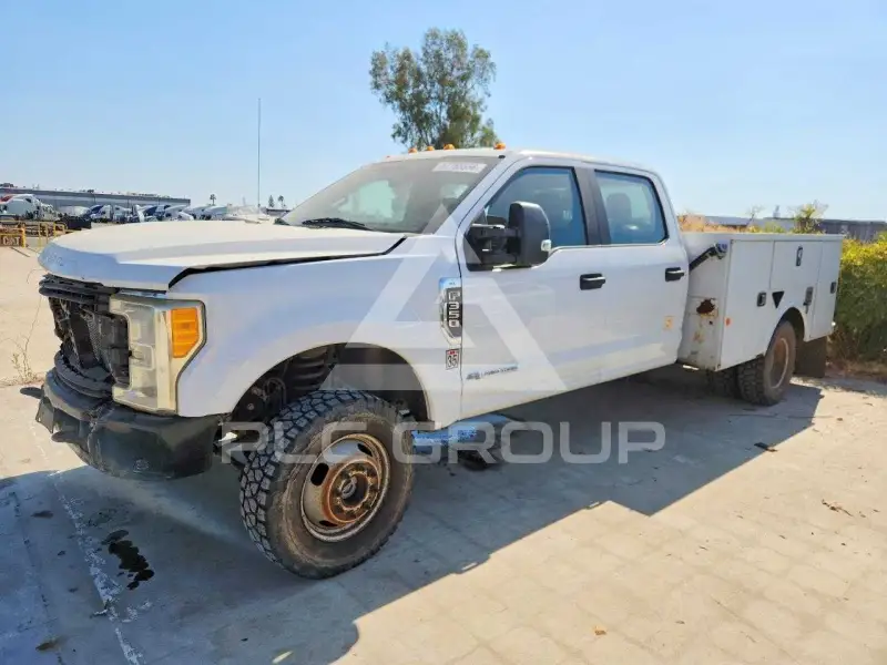 2017 Ford F-350 photo