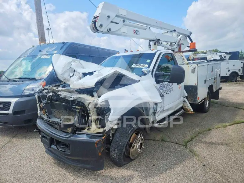 2017 Ford F-350 photo