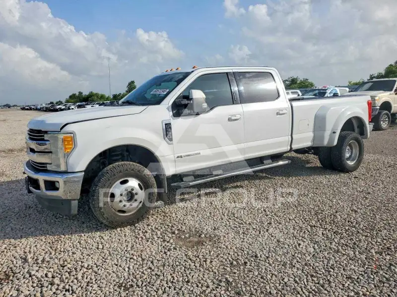 2017 Ford F-350 photo